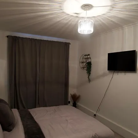 Luxury Wimbledon 2Bed Apartment Лондон Экстерьер фото