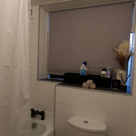 Luxury Wimbledon 2Bed Apartment Лондон Экстерьер фото