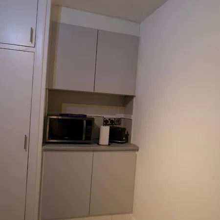 Luxury Wimbledon 2Bed Apartment Лондон Экстерьер фото